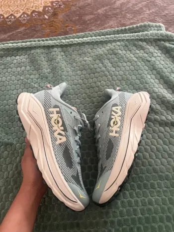 Used Hoka Challenger 8 Running Shoes