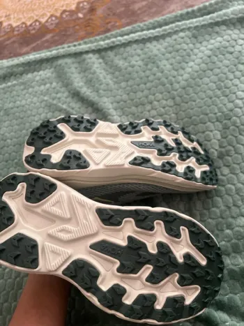Used Hoka Challenger 8 bike — image 6 of 7