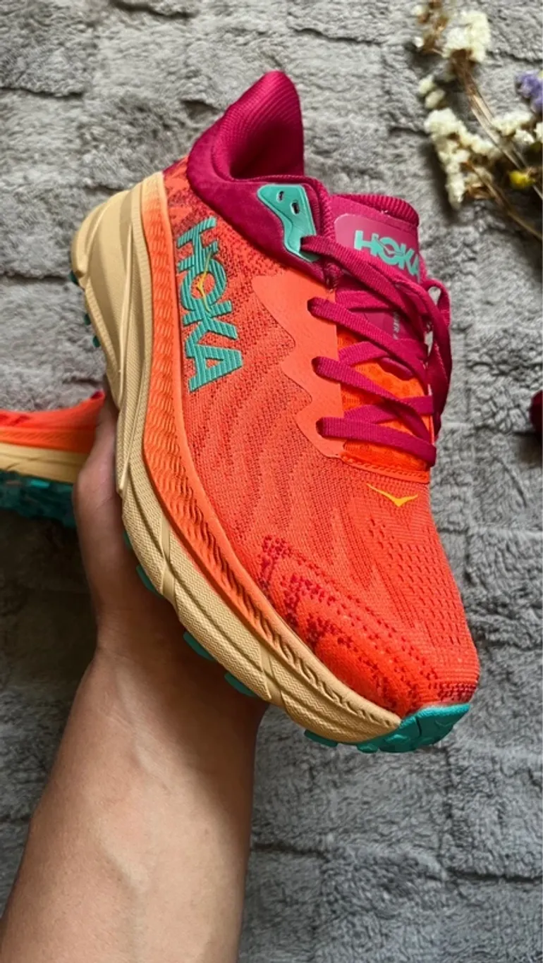 Used Orange HOKA Challenger ATR 7 bike — image 3 of 9