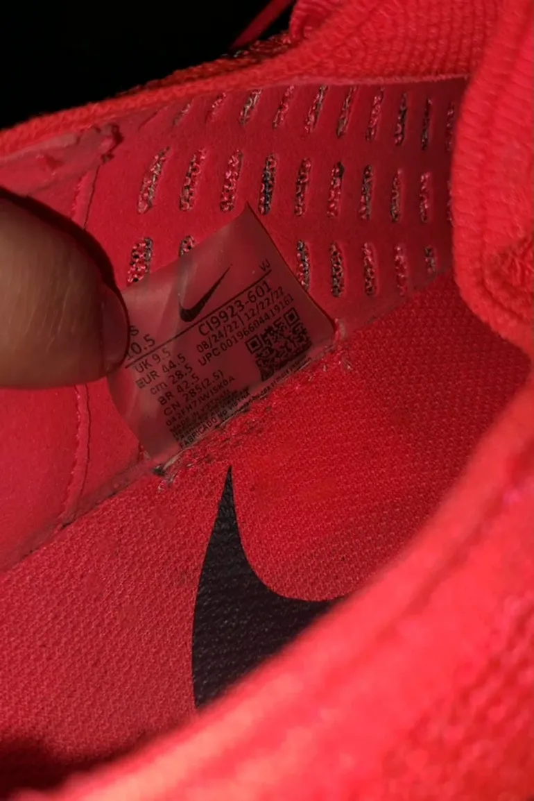 Used Nike Air Zoom Tempo Next% Flyknit bike — image 6 of 6