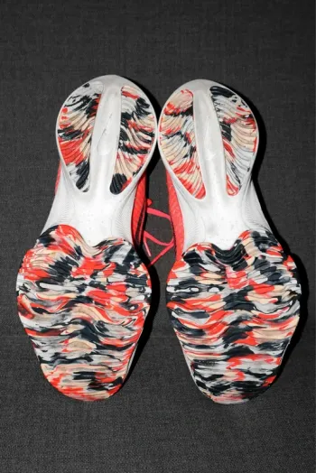 Used Nike Air Zoom Tempo Next% Flyknit bike — image 2 of 6