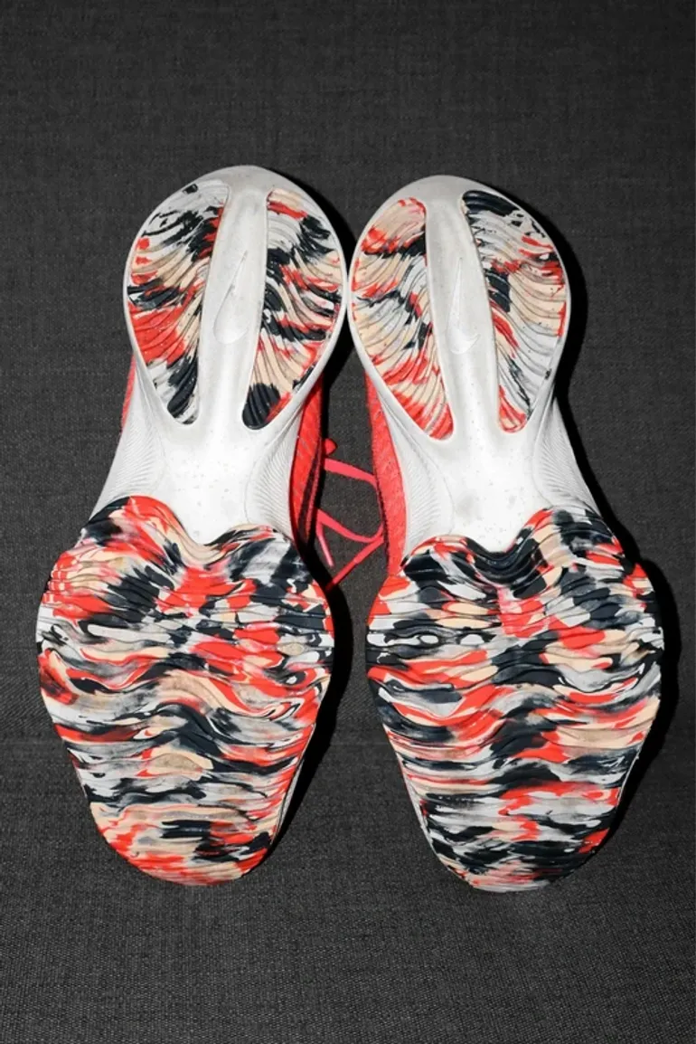 Used Nike Air Zoom Tempo Next% Flyknit bike — image 2 of 6