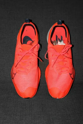 Used Nike Air Zoom Tempo Next% Flyknit bike — image 4 of 6