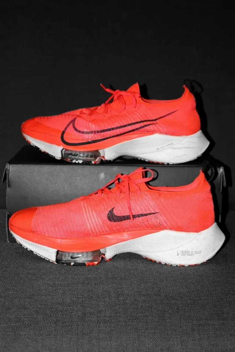 Used Nike Air Zoom Tempo Next% Flyknit bike — image 3 of 6