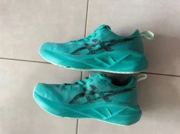 Asics Novablast 5 Running Shoes d'occasion