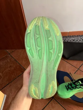 Used Asics Gel Nimbus 28 bike — image 2 of 8
