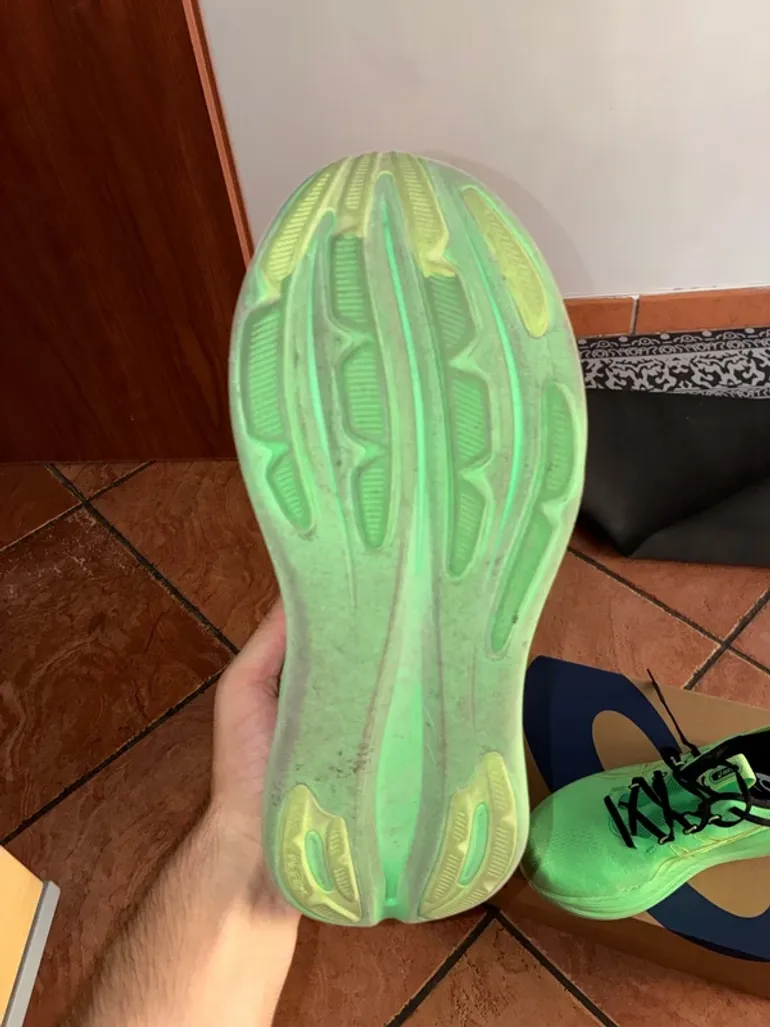 Used Asics Gel Nimbus 28 bike — image 2 of 8