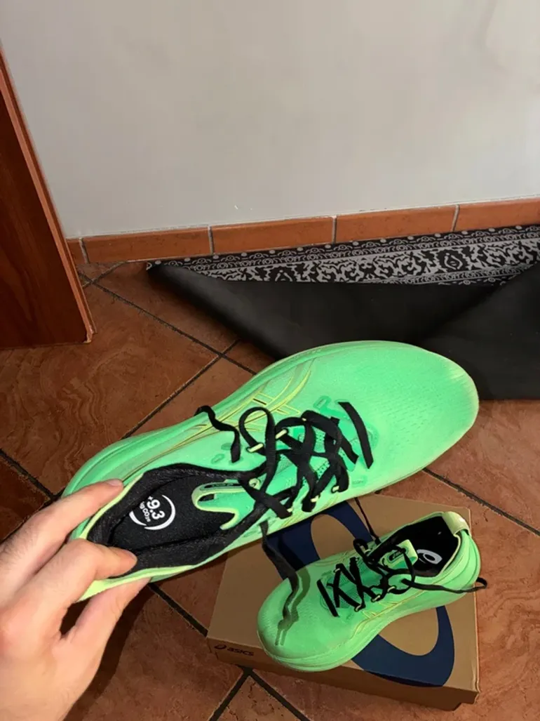 Used Asics Gel Nimbus 28 bike — image 4 of 8