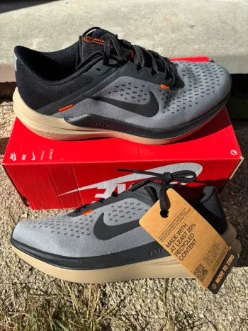 Used Nike Air Winflo 10 Running Shoes