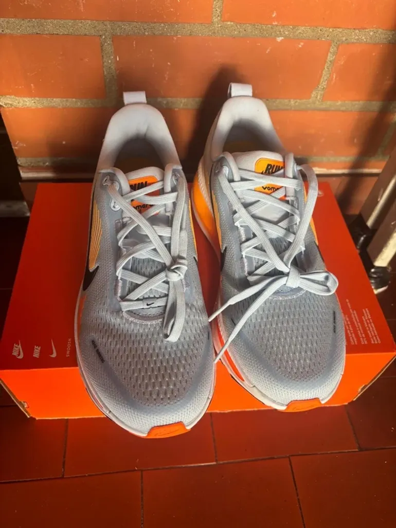 Used Nike Vomero 18 bike — image 8 of 8