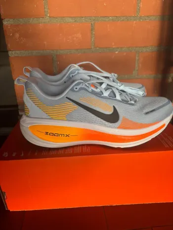 Used Nike Vomero 18 Running Shoes