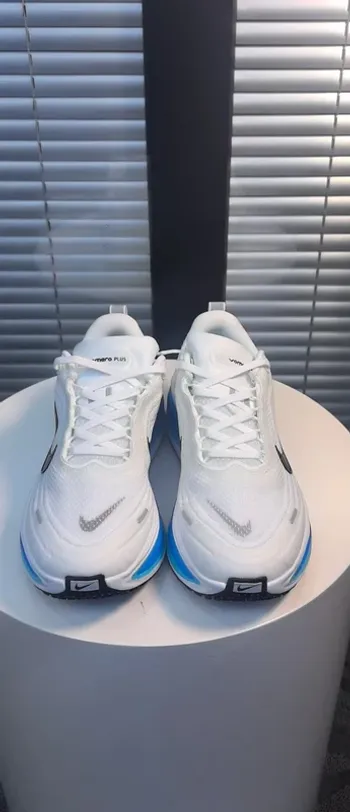 Used Nike Vomero Running Shoes