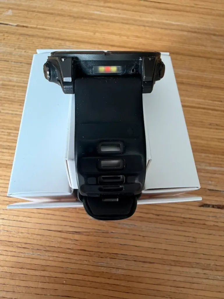 Used Garmin Fénix 8 AMOLED Sapphire bike — image 7 of 10
