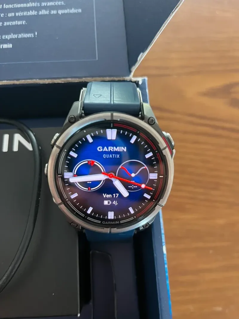 Käytetty Garmin Quatix 8 Electronics
