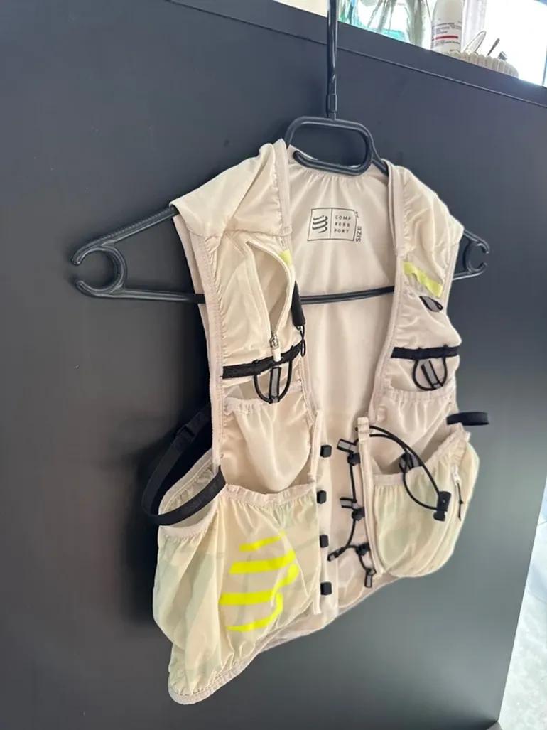 Compressport Ultrun S-Pack Evo 10 bike usato — immagine 4 di 6