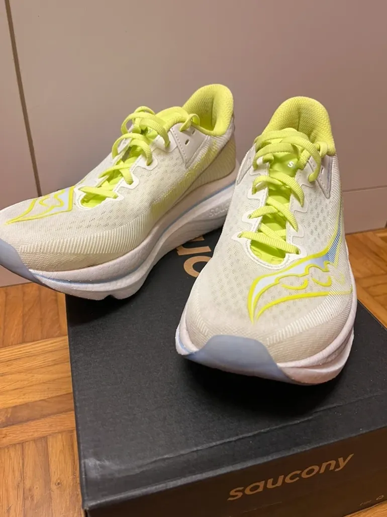 Used Saucony Endorphine Azura bike — image 2 of 4