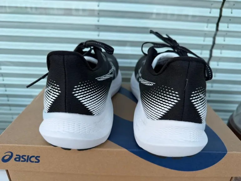 Używany Asics Gel-Pursue 10 bike — zdjęcie 2 z 6