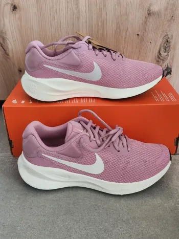 Used Nike Revolution 7 Running Shoes
