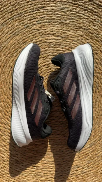 Adidas Response Running Shoes d'occasion