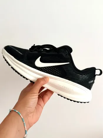 Used Gamma Zoom Vomero 18 Running Shoes