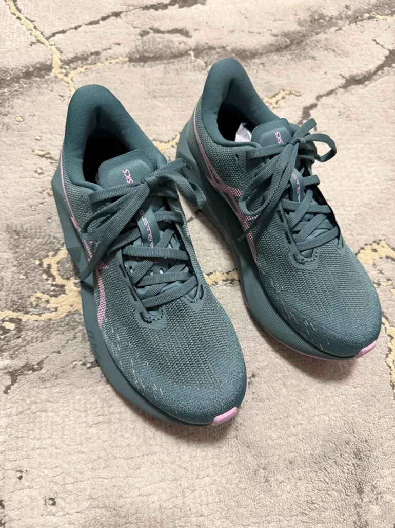Used Asics Novablast 6 bike — image 4 of 6