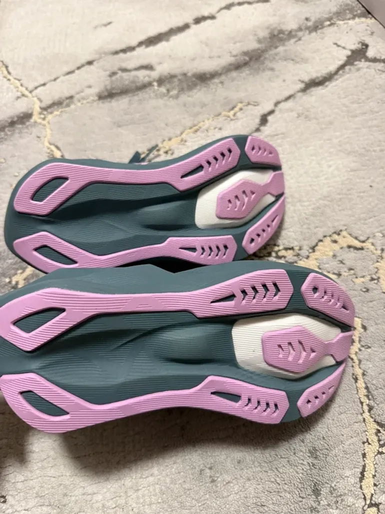 Used Asics Novablast 6 bike — image 6 of 6