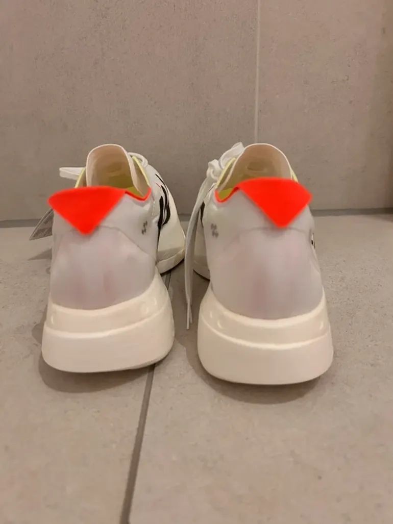 Used Adidas Adizero Adios Pro 4 bike — image 5 of 6