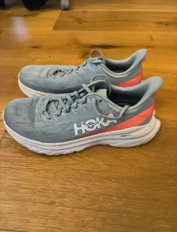 Used Hoka Mach 4 Running Shoes