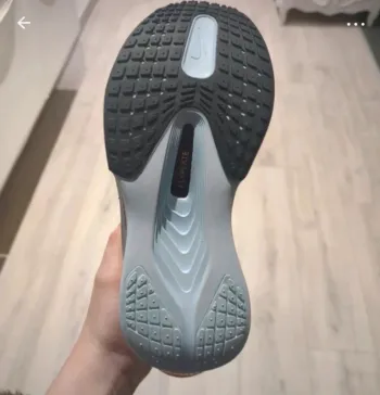 Used Nike Zoom Fly 6 bike — image 3 of 4