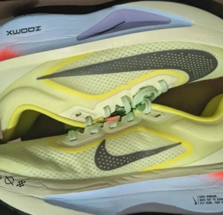 Used Nike Zoom Fly 6 bike — image 2 of 4