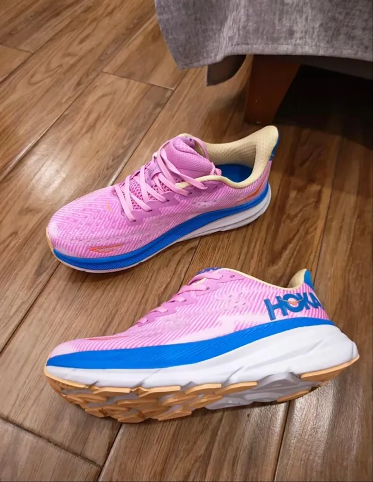 Used Hoka Shoes Pink Size 39 bike — image 2 of 3