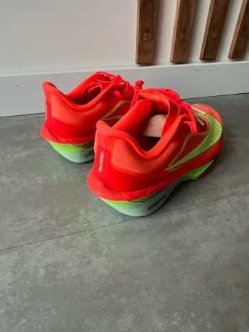 Used Pegasus Nike ZoomX Fly 6 bike — image 4 of 8