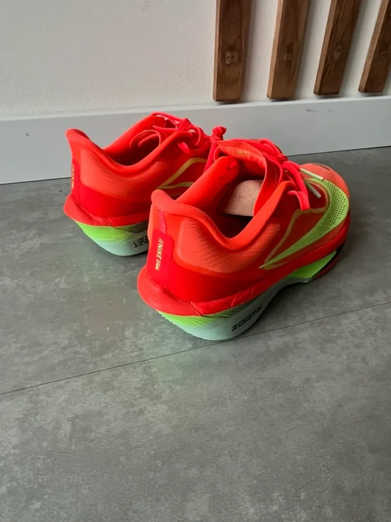 Used Pegasus Nike ZoomX Fly 6 bike — image 4 of 8