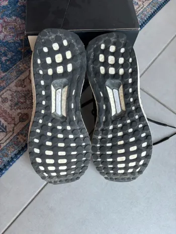 Tweedehands Adidas Ultraboost bike — afbeelding 5 van 6