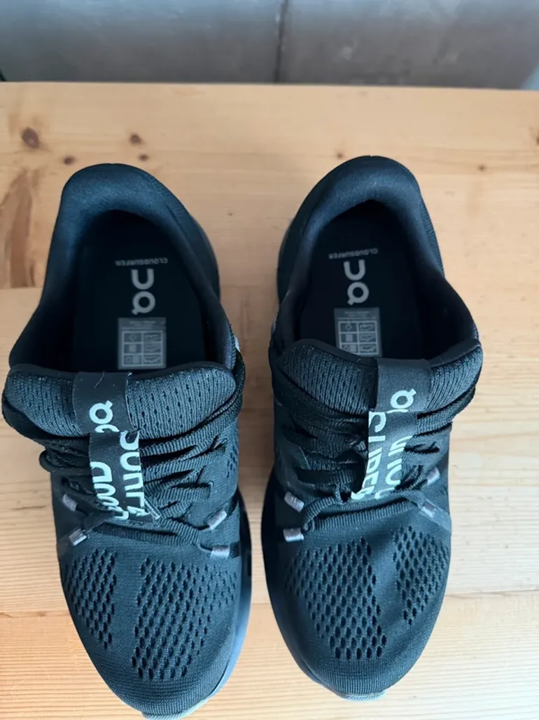 Gebrauchtes On Running Cloudsurfer bike — Bild 4 von 7