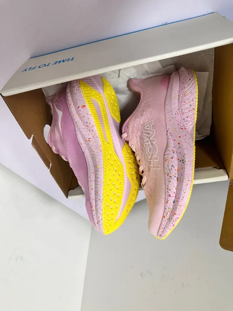 Used Rose Hoka Shoes Pink size 39 bike — image 2 of 5