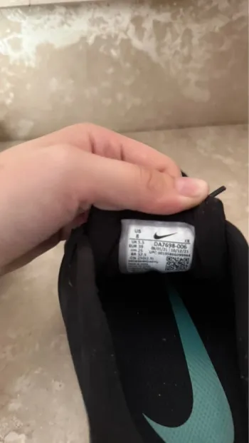Tweedehands Nike Air Zoom Vomero 16 bike — afbeelding 4 van 4