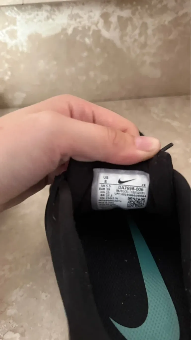 Tweedehands Nike Air Zoom Vomero 16 bike — afbeelding 4 van 4