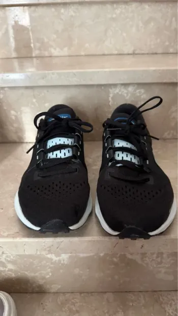 Tweedehands Nike Air Zoom Vomero 16 bike — afbeelding 2 van 4