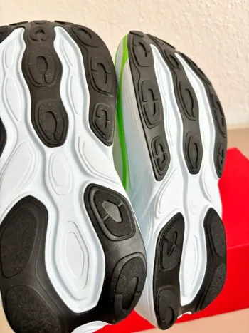 Used New Balance Fresh Foam X More v5 bike — image 12 of 15