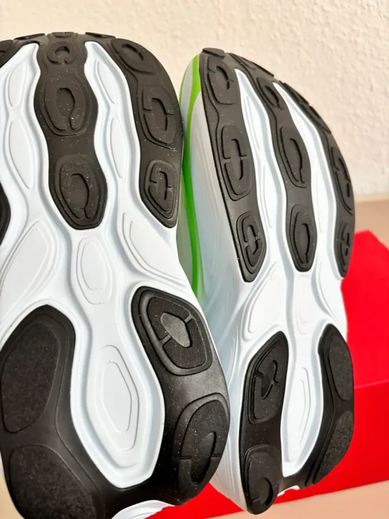 Used New Balance Fresh Foam X More v5 bike — image 12 of 15