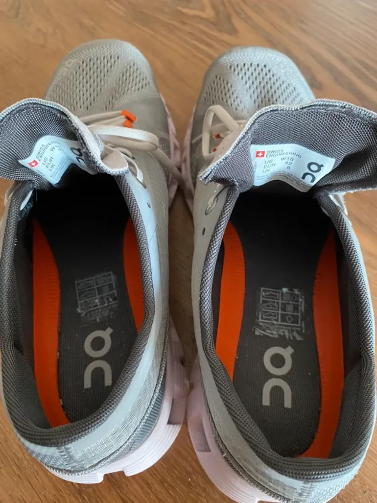 Used On Running ON Damen Sneaker hellgrau bike — image 4 of 6