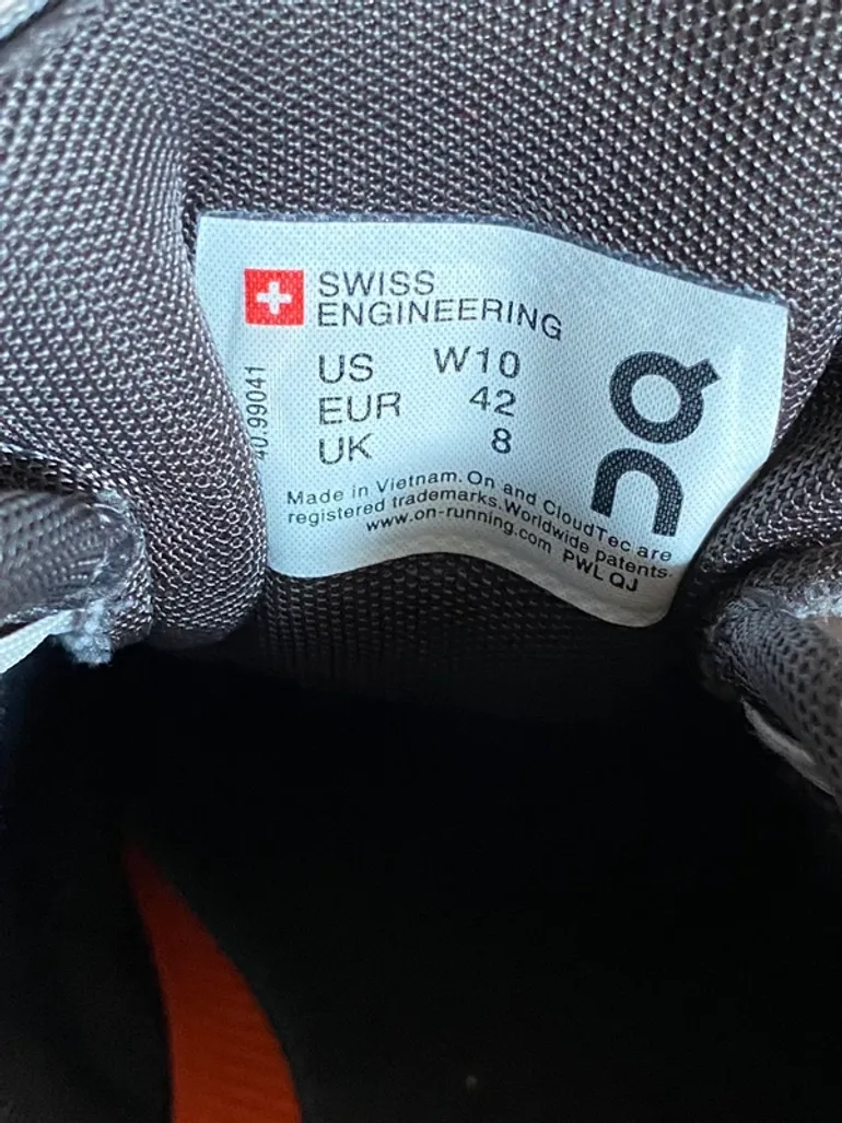 Used On Running ON Damen Sneaker hellgrau bike — image 5 of 6