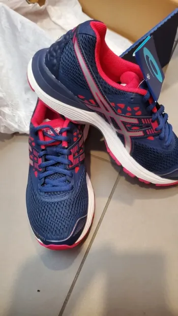 Asics Chaussure de running femme 37 Running Shoes d'occasion