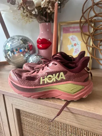 Used Hoka Challenger 8 bike — image 2 of 6