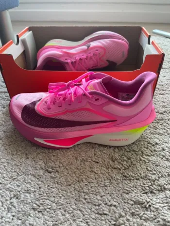 Used Premium Nike Zoom Fly 6 Running Shoes