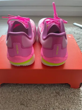 Used Premium Nike Zoom Fly 6 bike — image 4 of 7