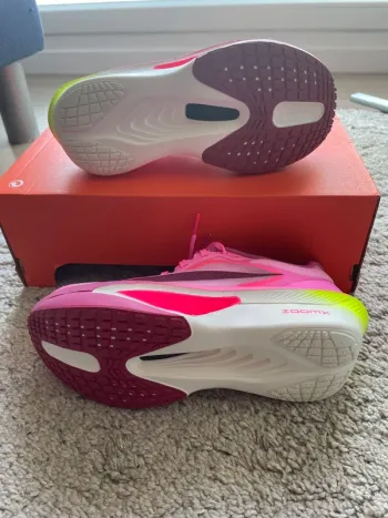 Used Premium Nike Zoom Fly 6 bike — image 3 of 7