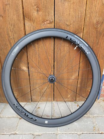 Used Specialized Roval C38 2025 bike — image 2 of 9