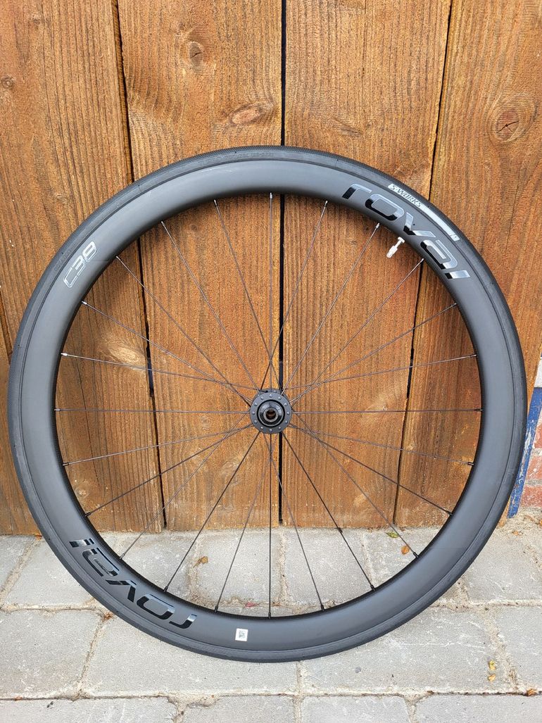 Used Specialized Roval C38 2025 bike — image 2 of 9